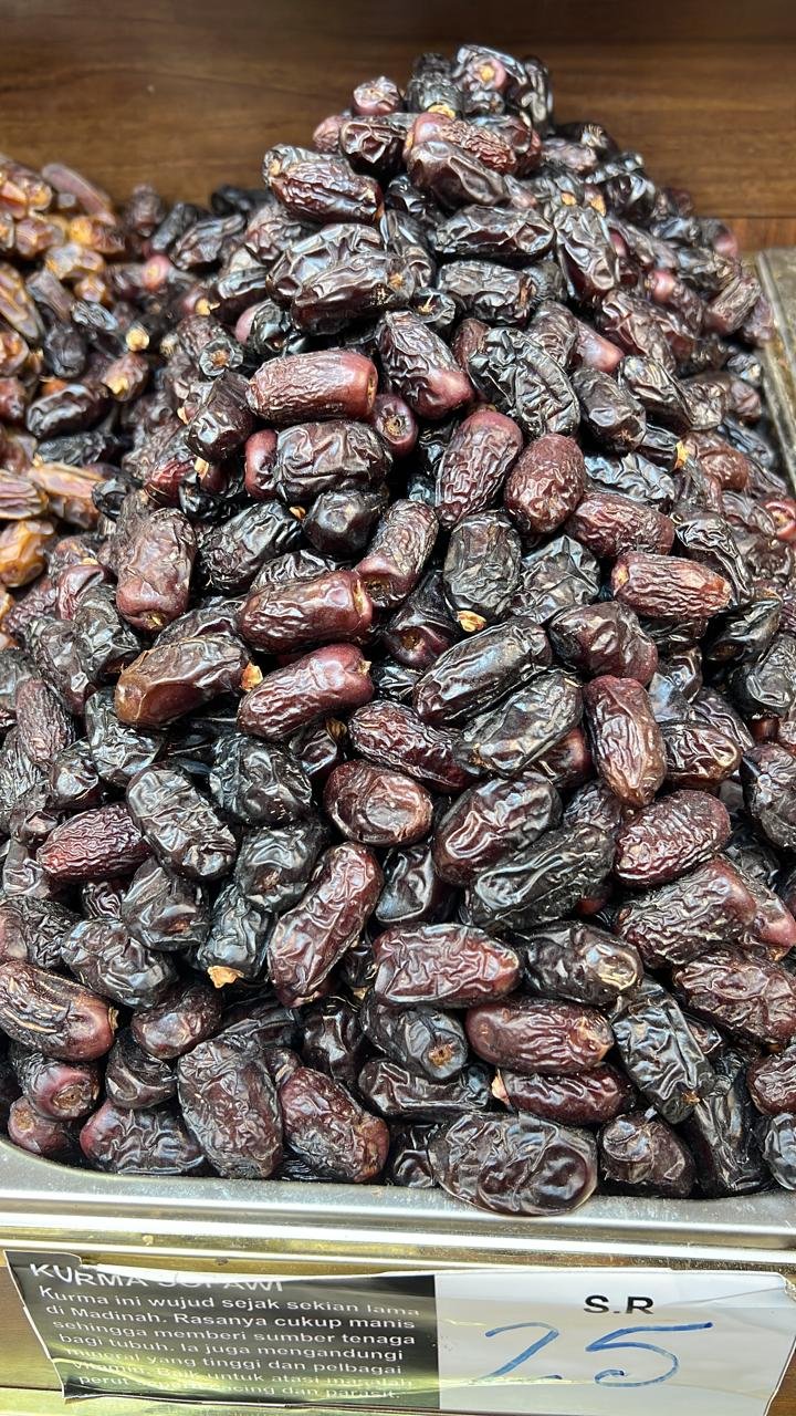 Khdroy Dates
